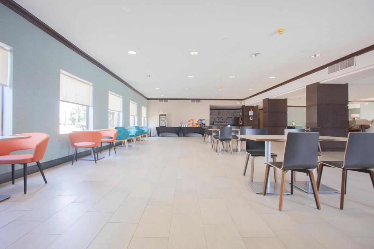 Holiday Inn & Suites Spring - The Woodlands Exteriér fotografie